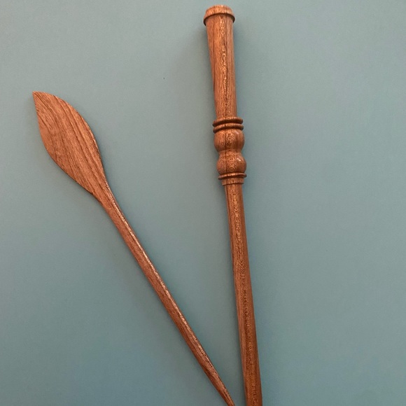 Set of 2 Wooden Hand-carved Scarf Pens - Picture 2 of 6